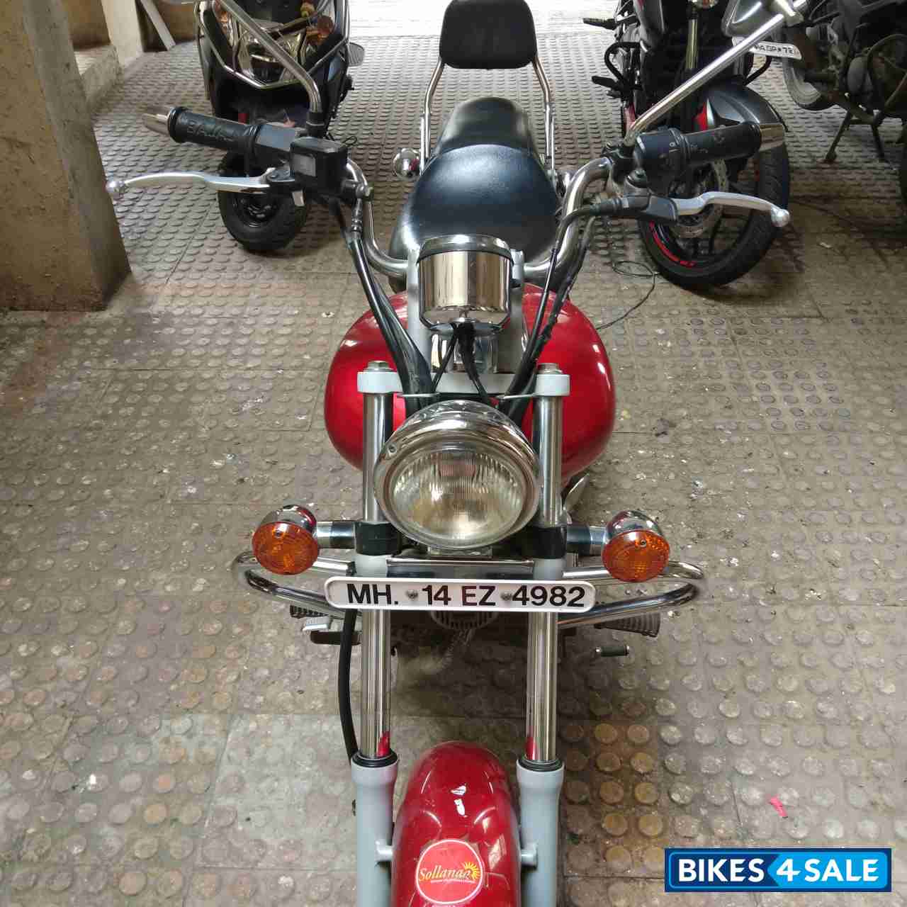 Bajaj Avenger 220 DTS-i