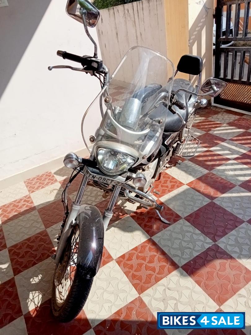 Auburn Black Bajaj Avenger Cruise 220