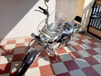 Auburn Black Bajaj Avenger Cruise 220