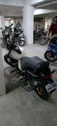 Bajaj Avenger Street 220