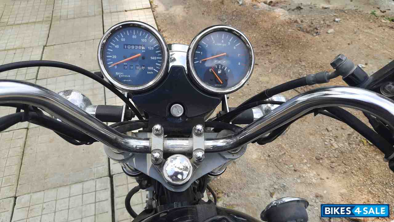 Black Royal Enfield Thunderbird TwinSpark 350