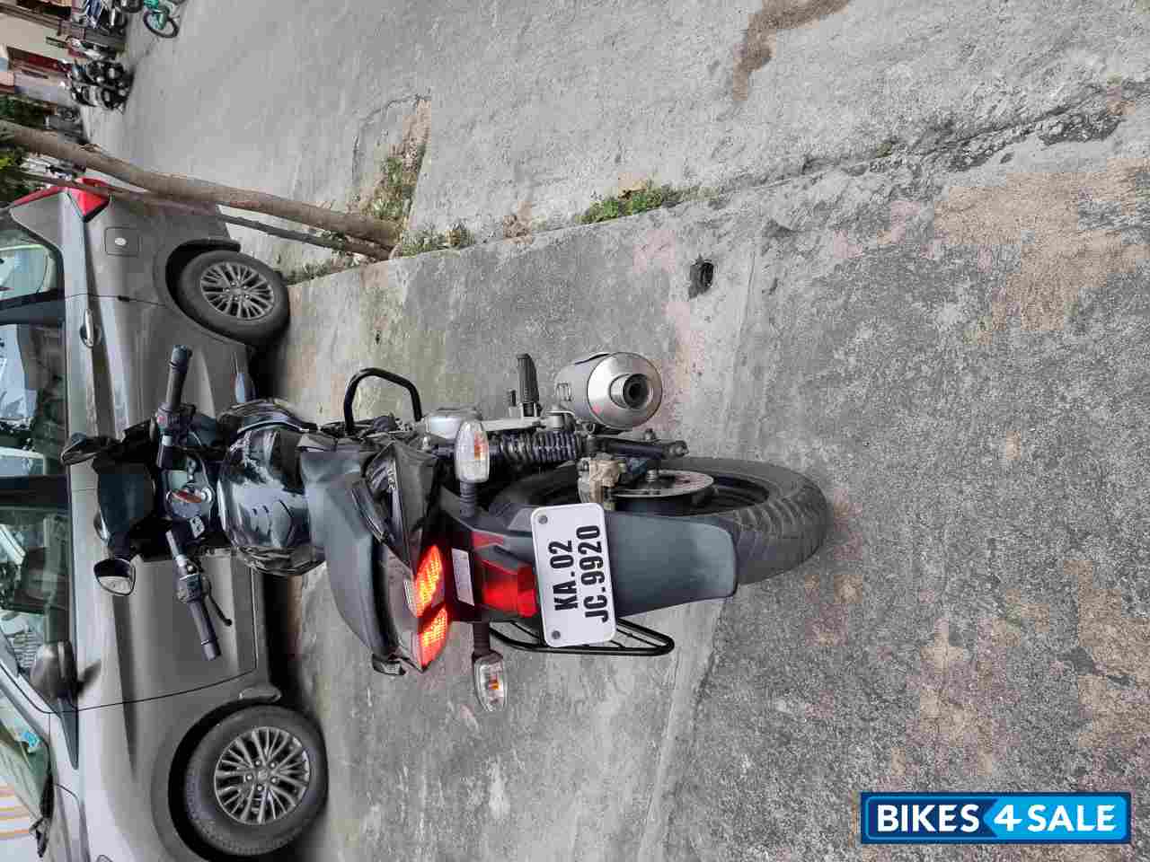 Black Bajaj Pulsar 220 DTSi