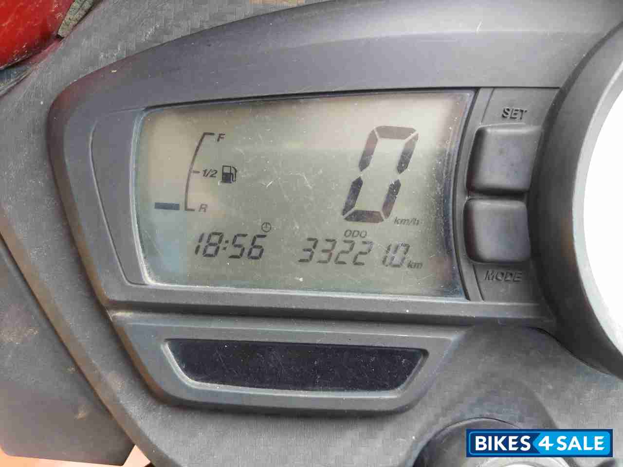 Red TVS Apache RTR 160