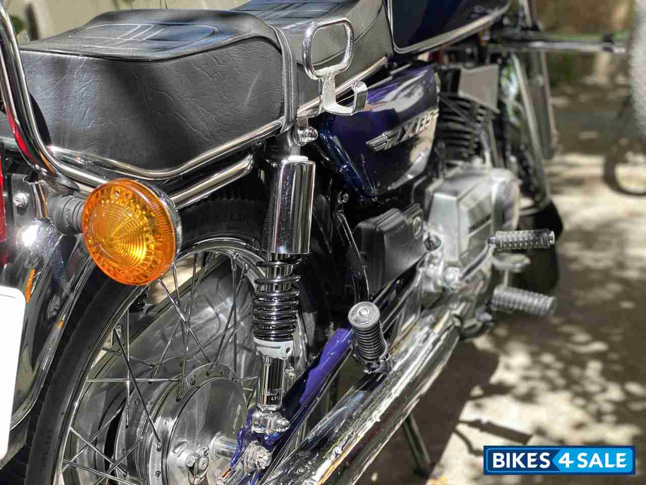 Maroon Yamaha RX 135