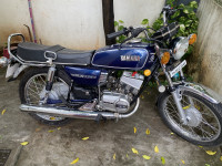 Maroon Yamaha RX 135