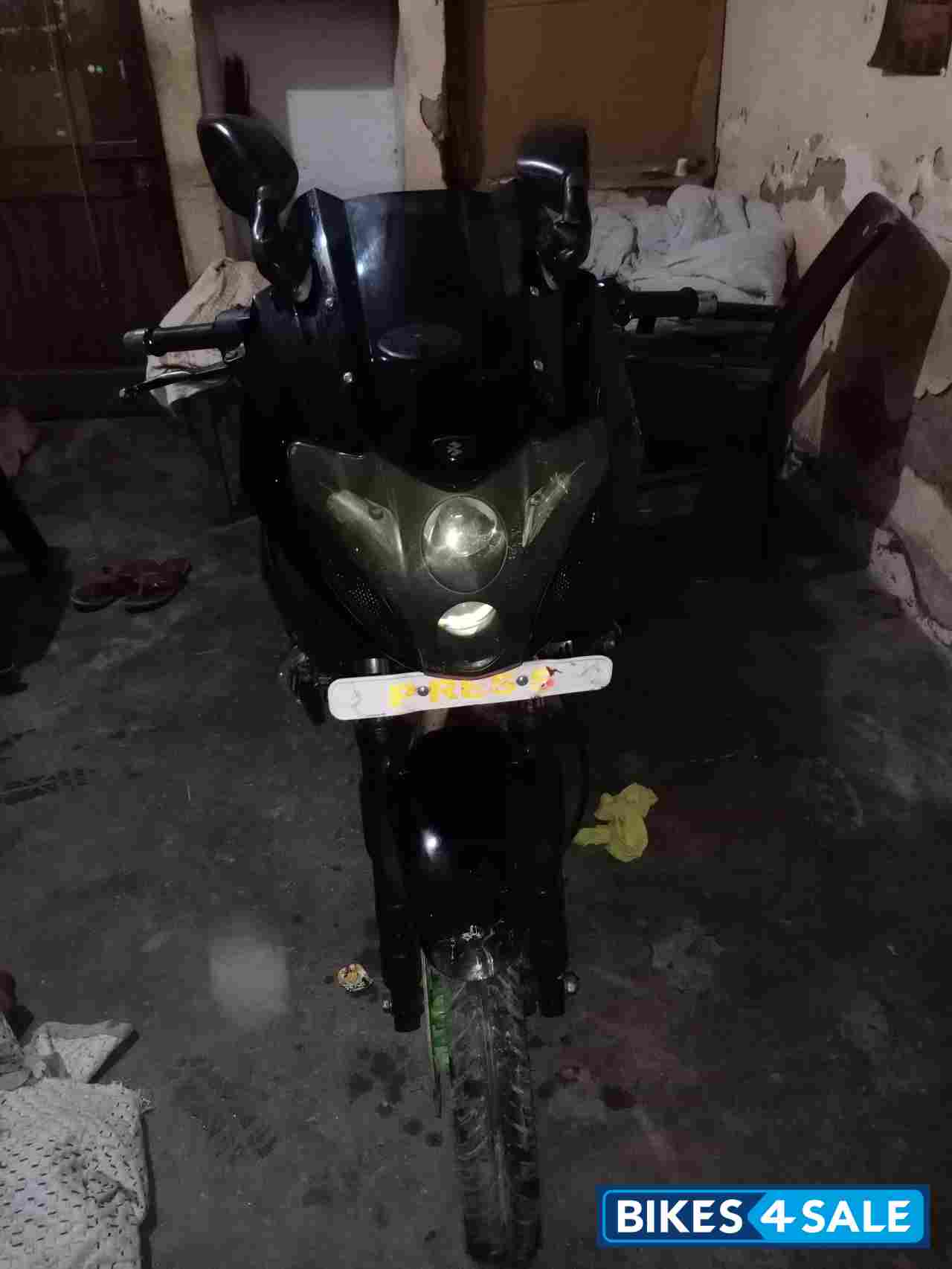 Black Bajaj Pulsar 220F
