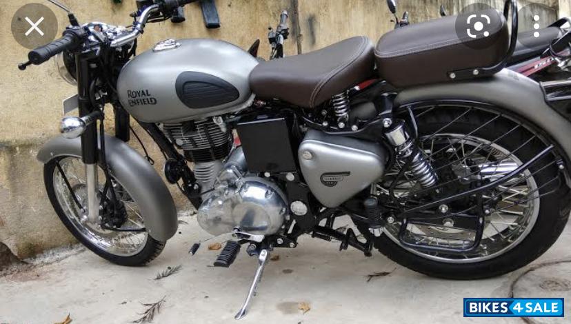 Gun Metal Grey Royal Enfield Classic Gunmetal Grey