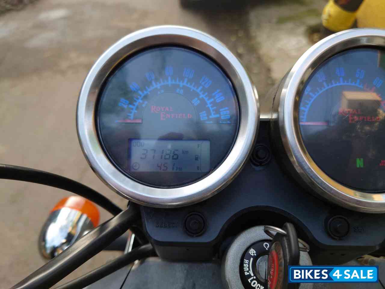 Black Royal Enfield Thunderbird 350 Black Royal Enfield Thunderbird 350