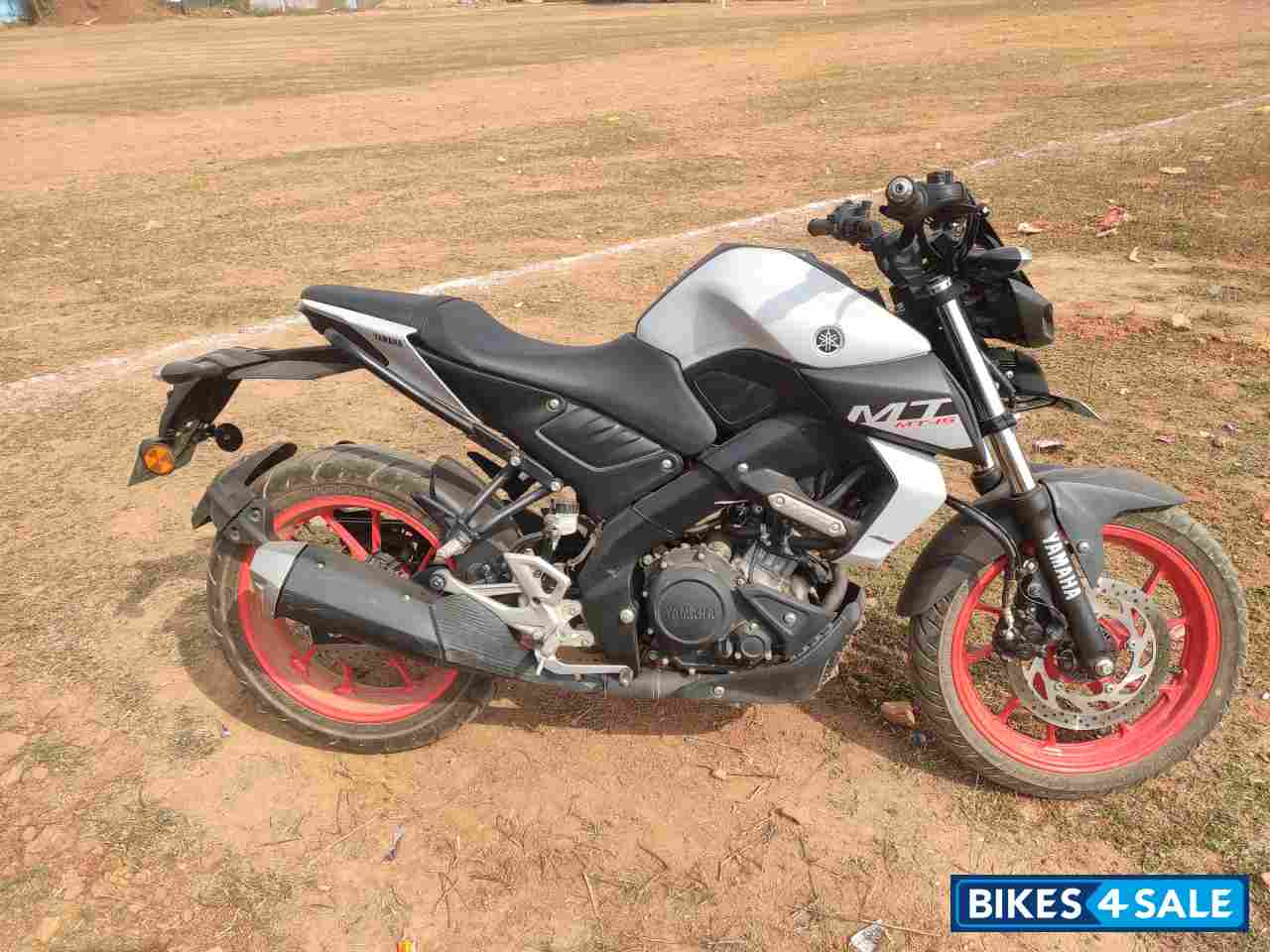 White Yamaha MT-15 BS6