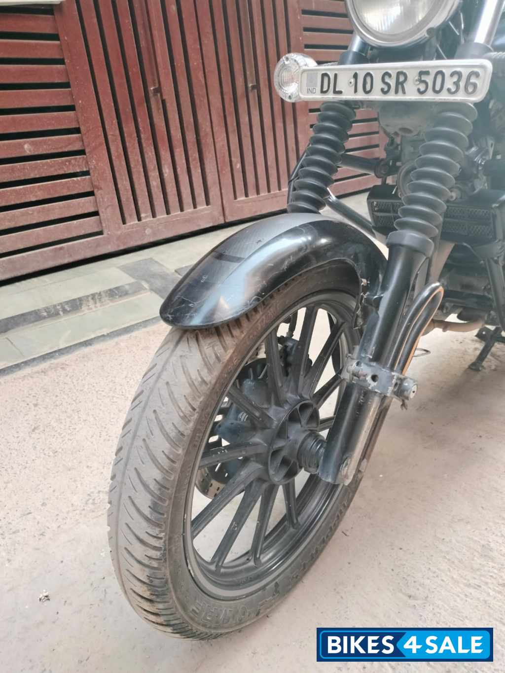 Black Bajaj Avenger Street 220