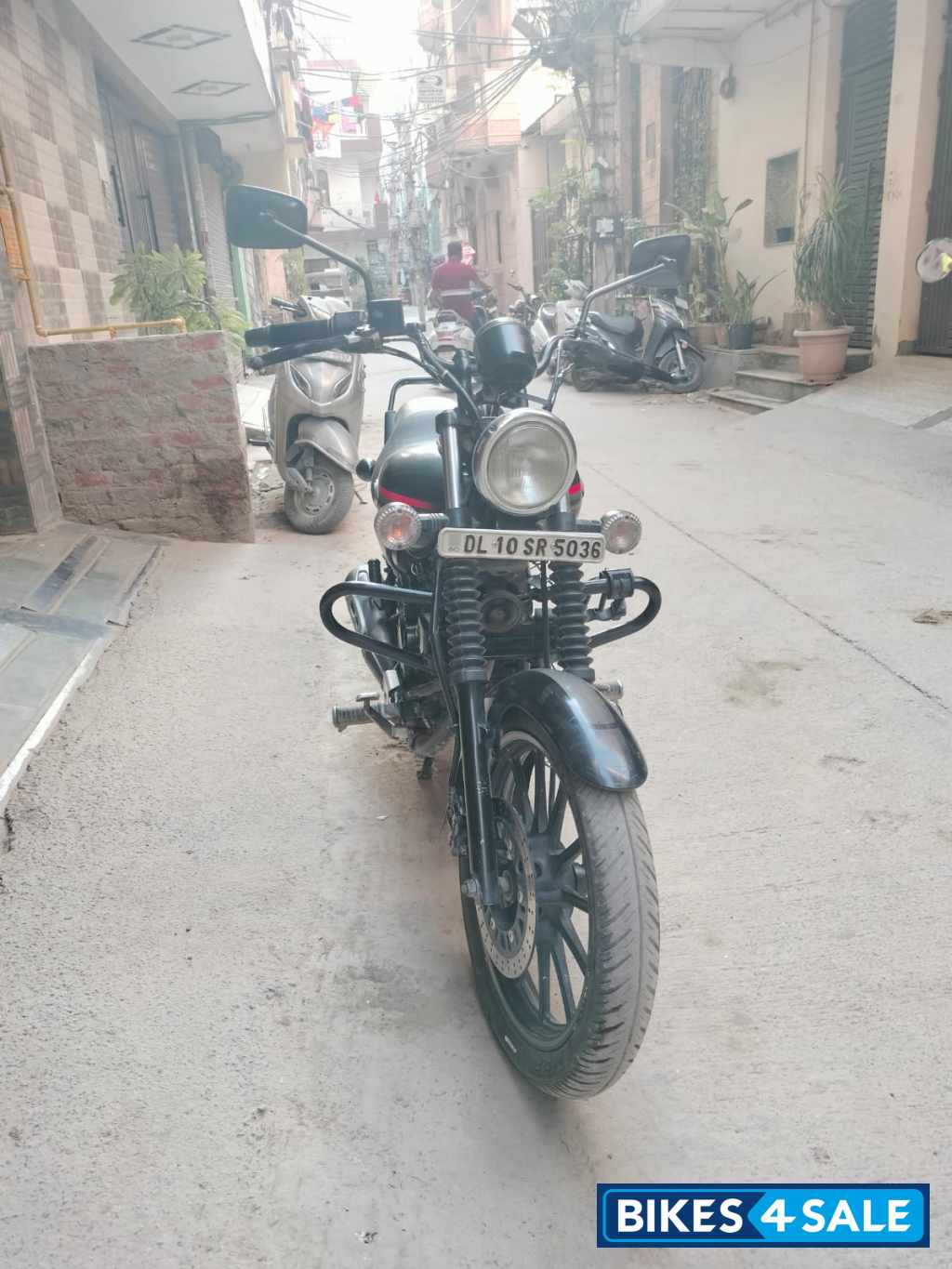 Black Bajaj Avenger Street 220