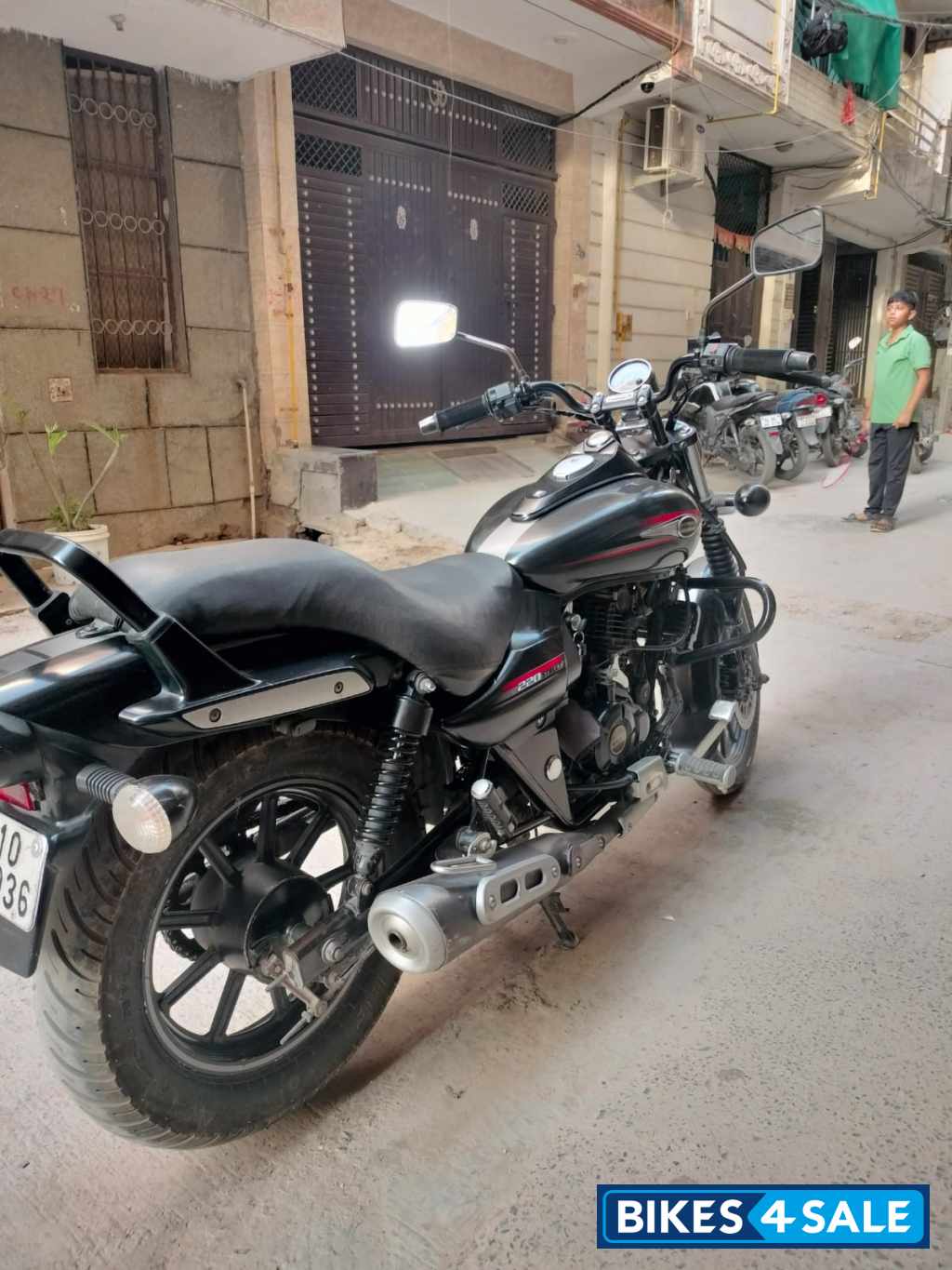 Black Bajaj Avenger Street 220