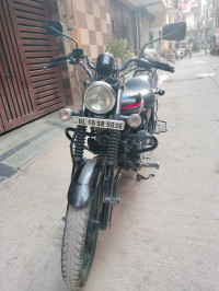 Black Bajaj Avenger Street 220
