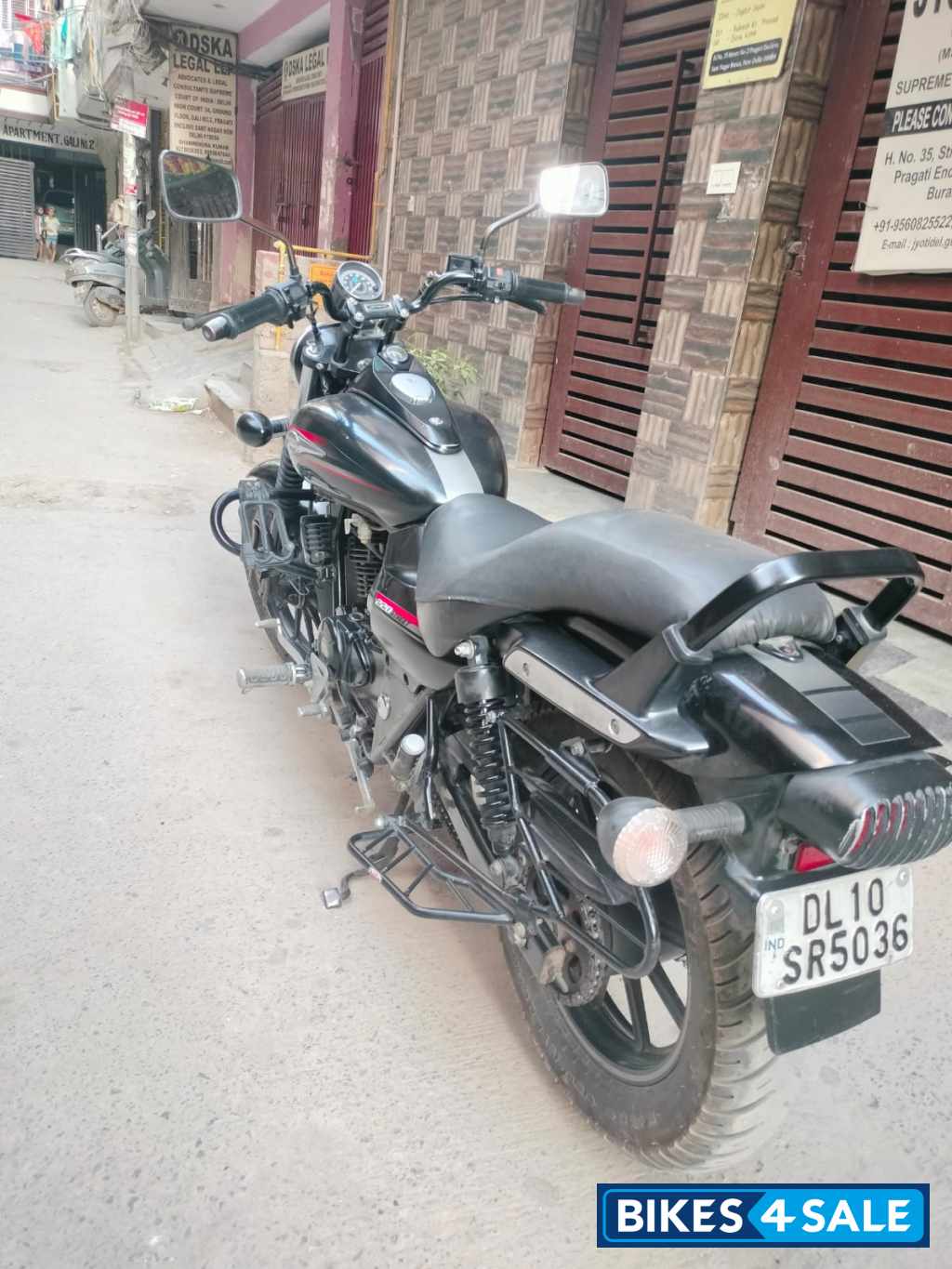 Black Bajaj Avenger Street 220