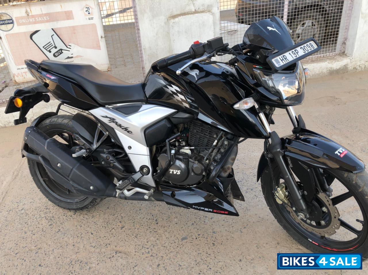 TVS Apache RTR 160 4V