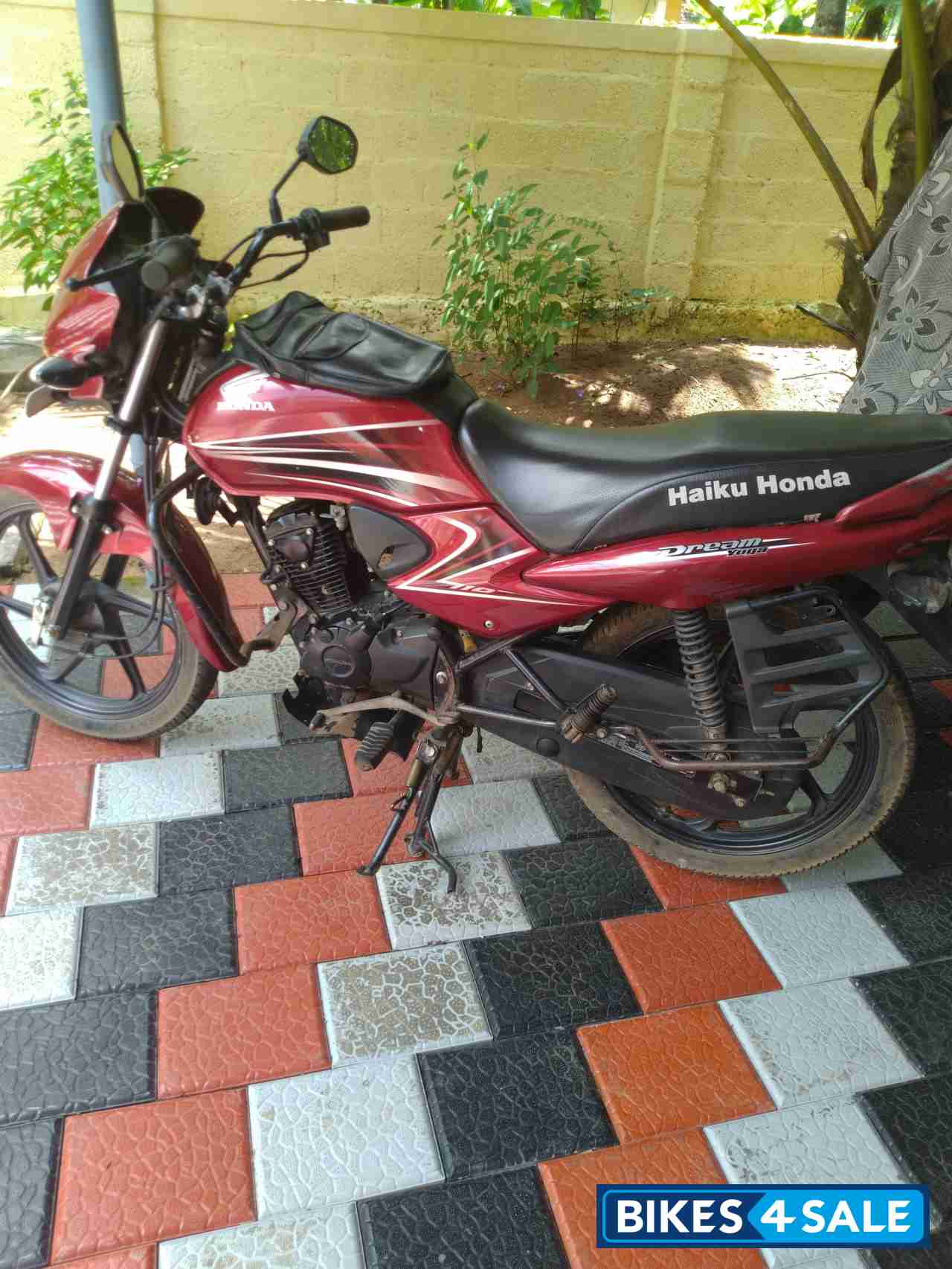 Maroon Honda Dream Yuga