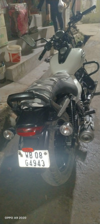 White Matte Bajaj Avenger Street 220