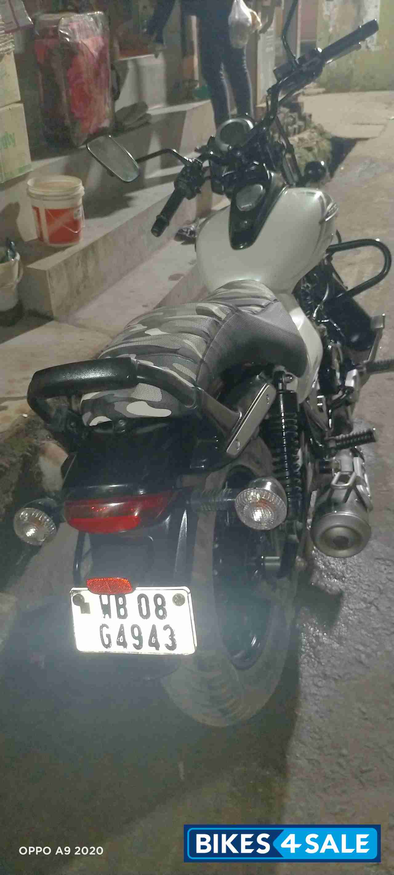 White Matte Bajaj Avenger Street 220 White Matte Bajaj Avenger Street 220