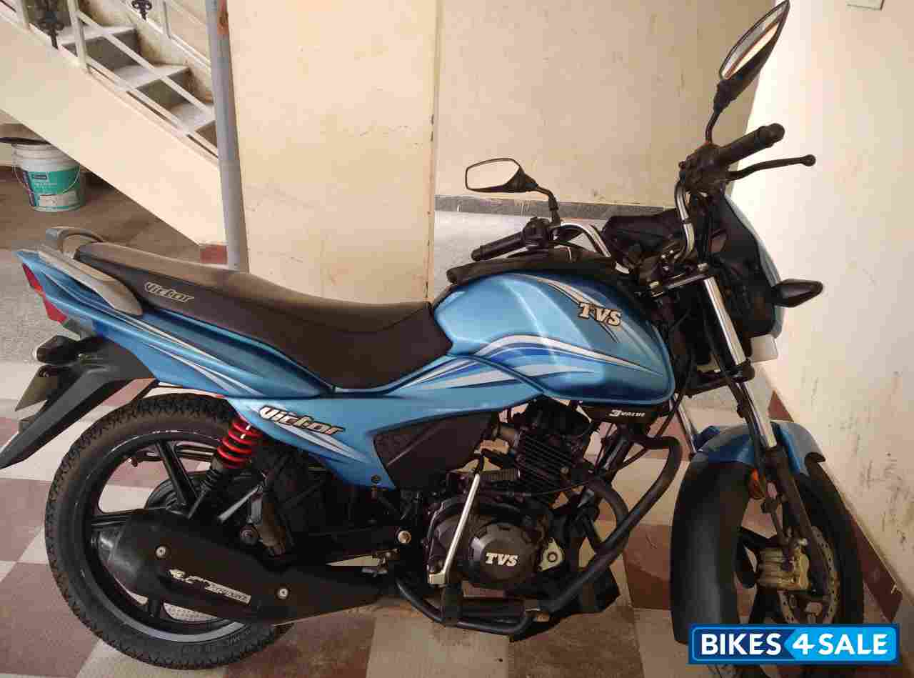 Blue TVS Victor