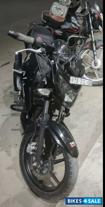 Black TVS Apache RTR 160 4V