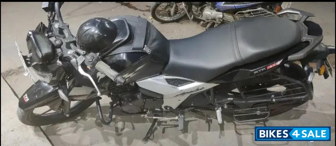 Black TVS Apache RTR 160 4V Black TVS Apache RTR 160 4V