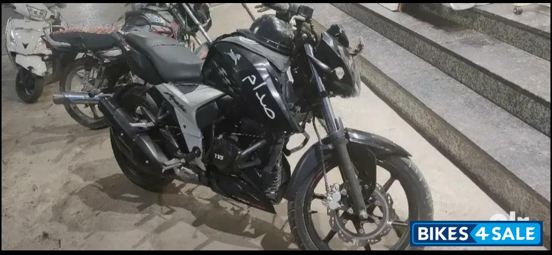 Black TVS Apache RTR 160 4V Black TVS Apache RTR 160 4V