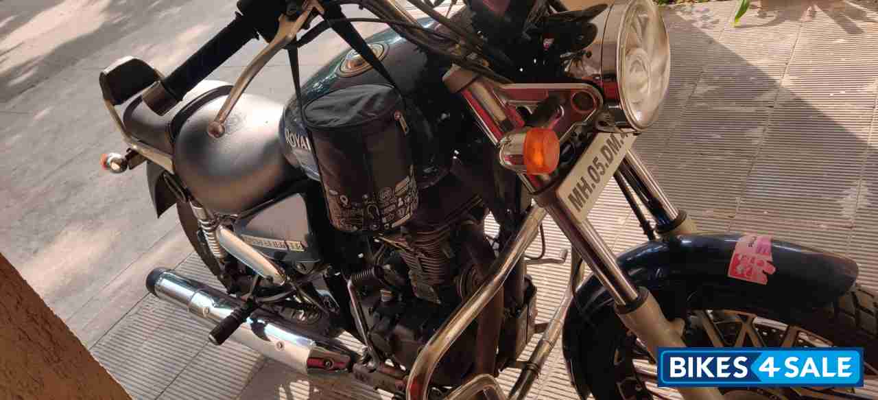 Blue Royal Enfield Thunderbird 350