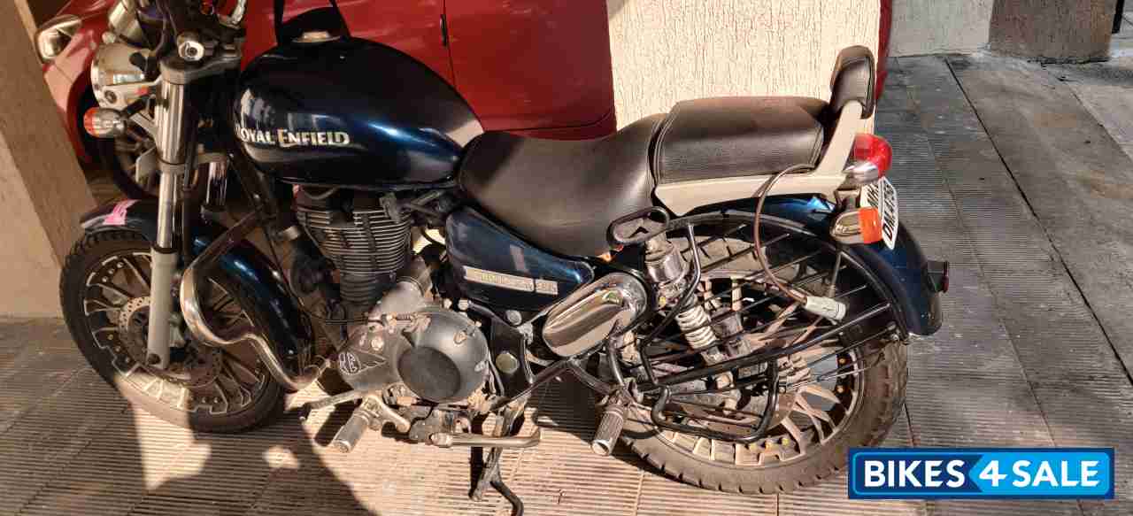 Blue Royal Enfield Thunderbird 350 Blue Royal Enfield Thunderbird 350