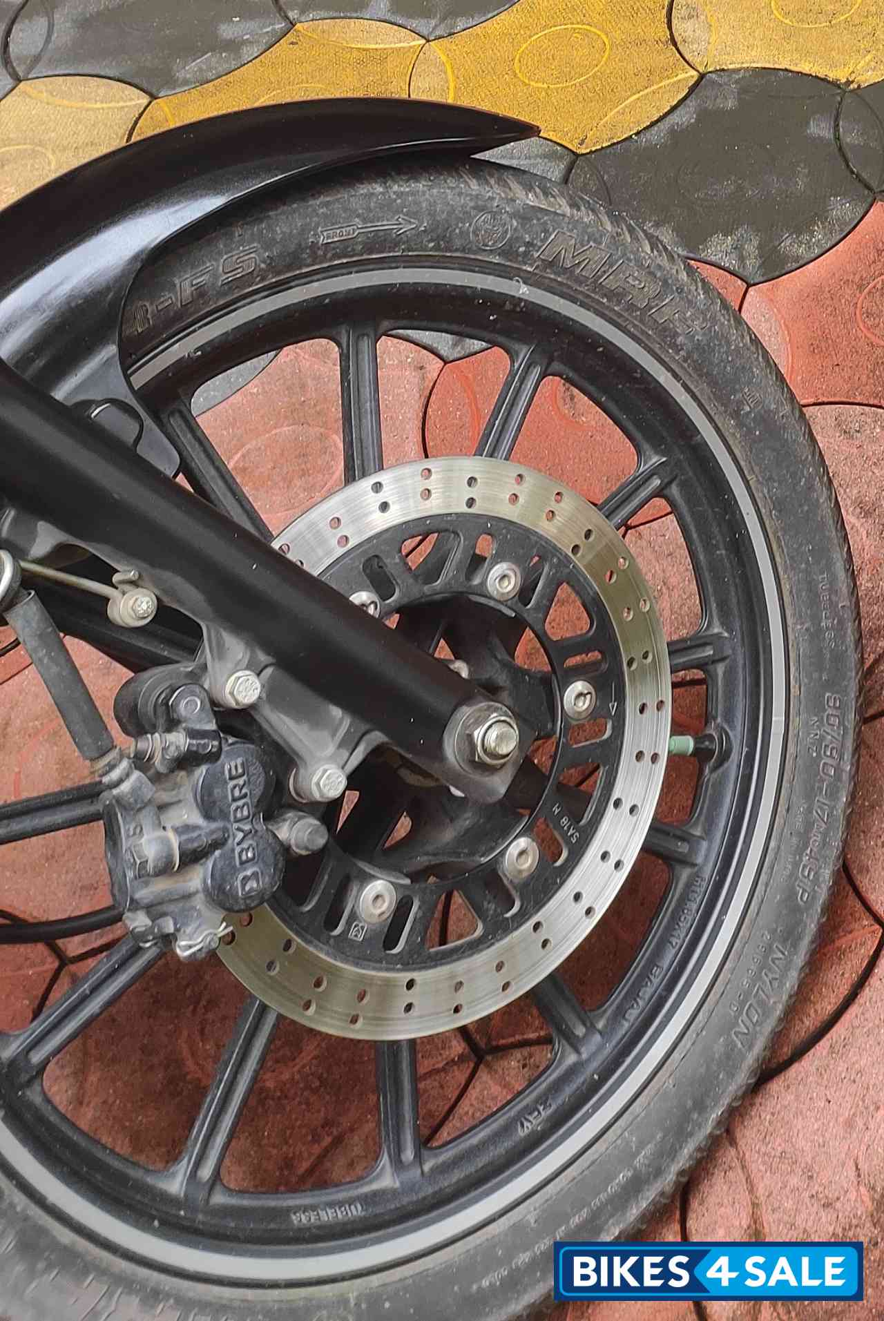 Matte White Bajaj Avenger Street 220