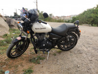 White Royal Enfield Thunderbird X 350