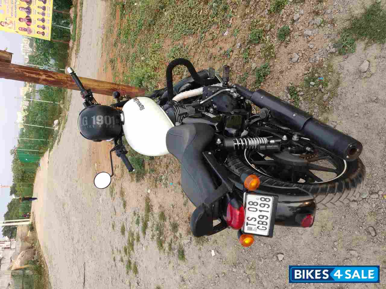 White Royal Enfield Thunderbird X 350