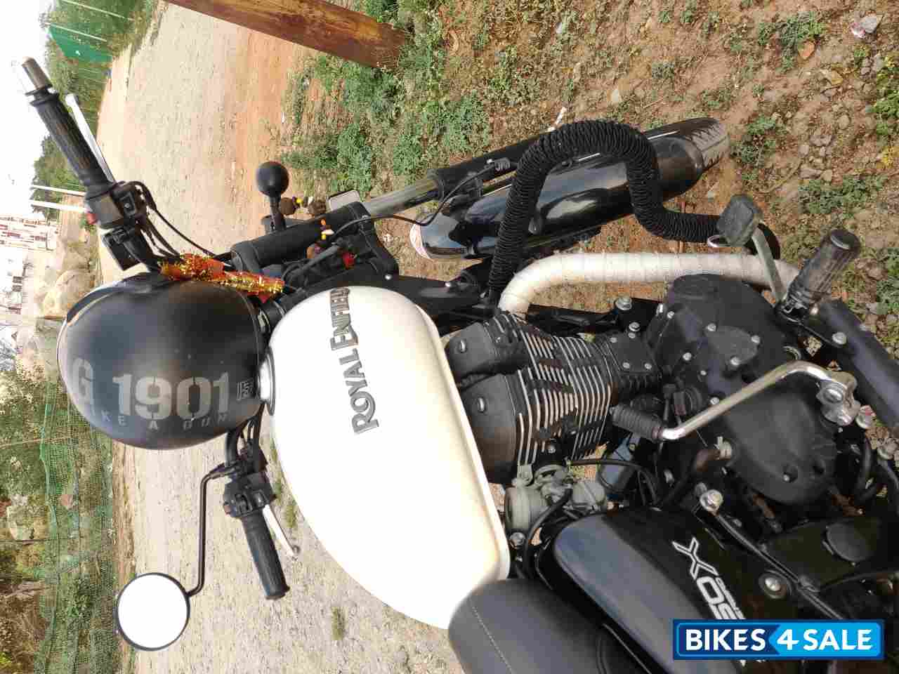 White Royal Enfield Thunderbird X 350