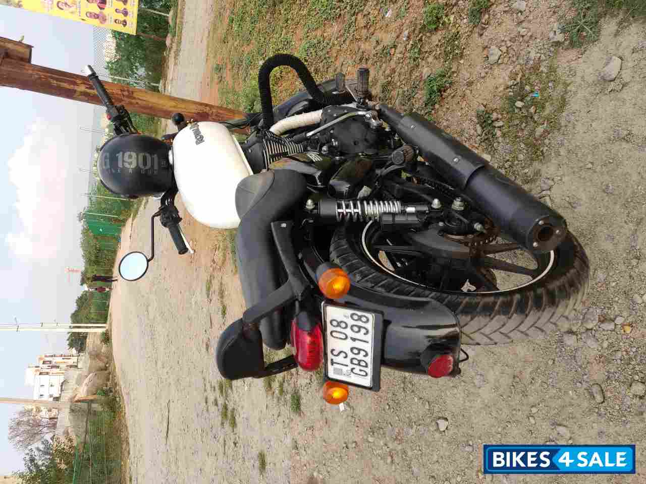 White Royal Enfield Thunderbird X 350