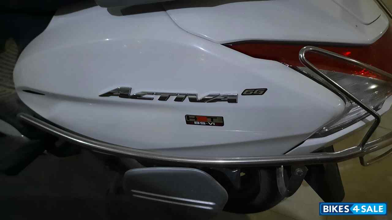 White Honda Activa 6G