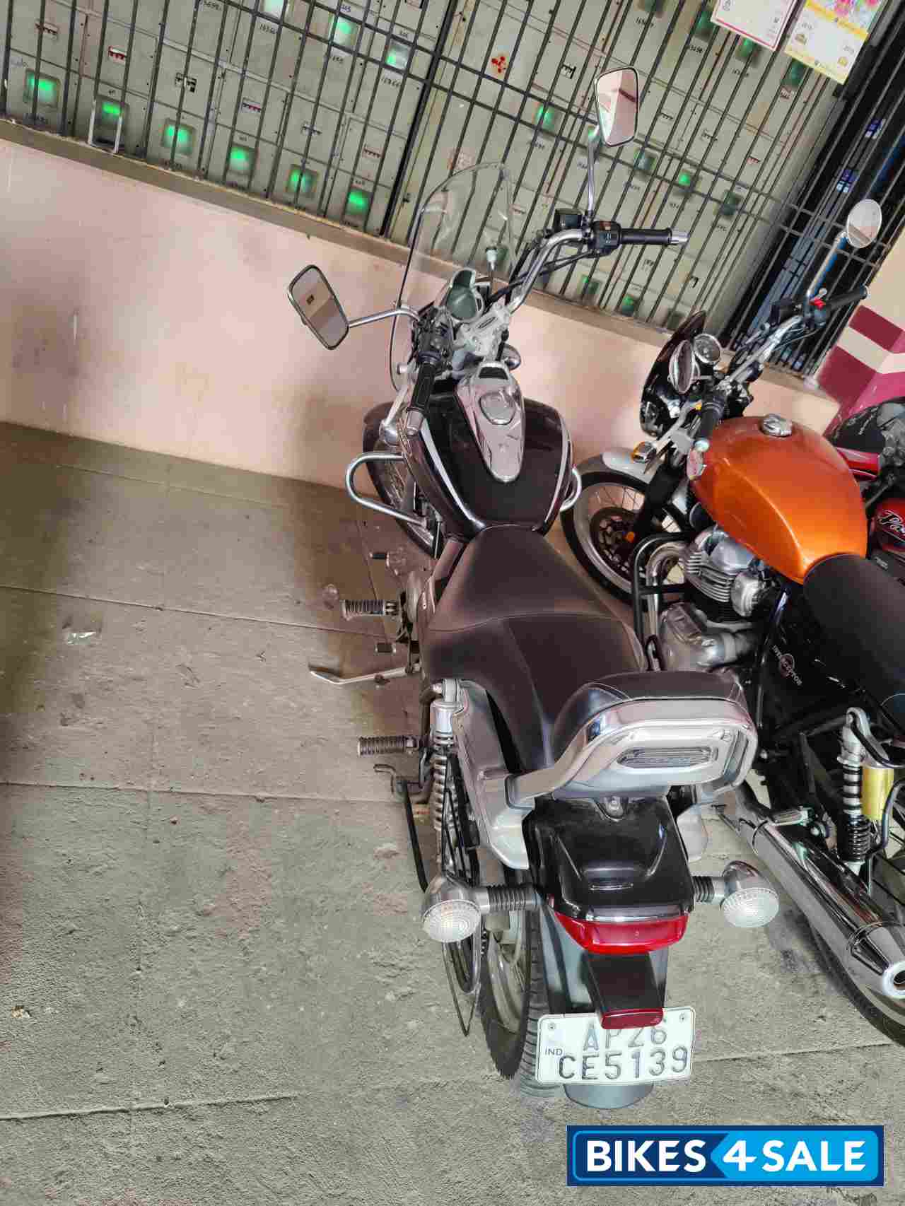 Bajaj Avenger Cruise 220