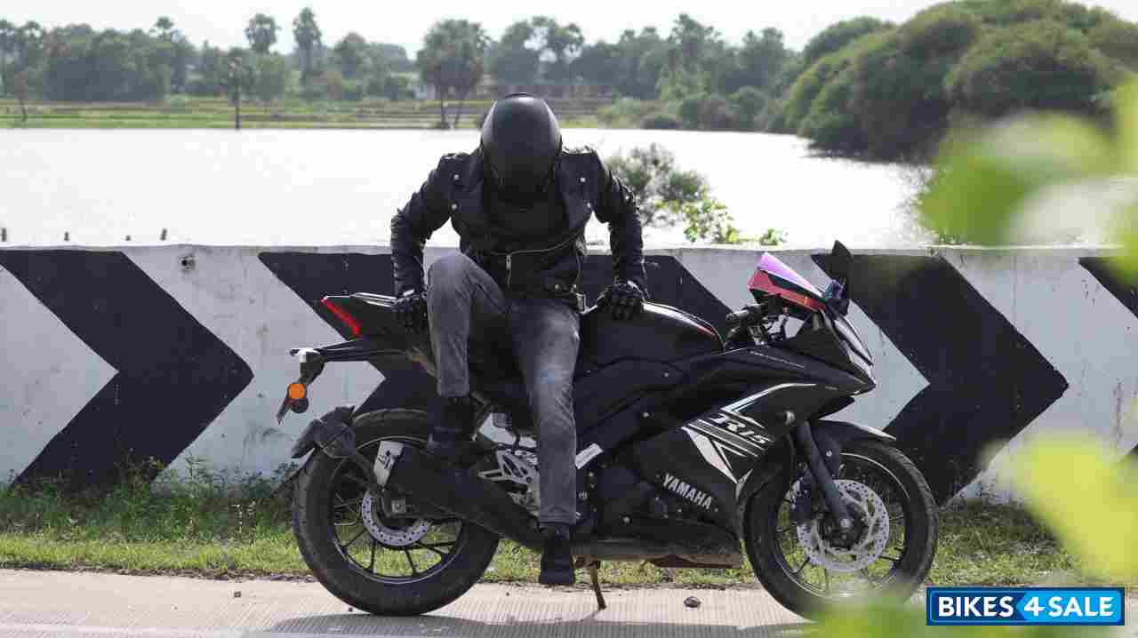 Dark Knight Yamaha YZF R15 V3