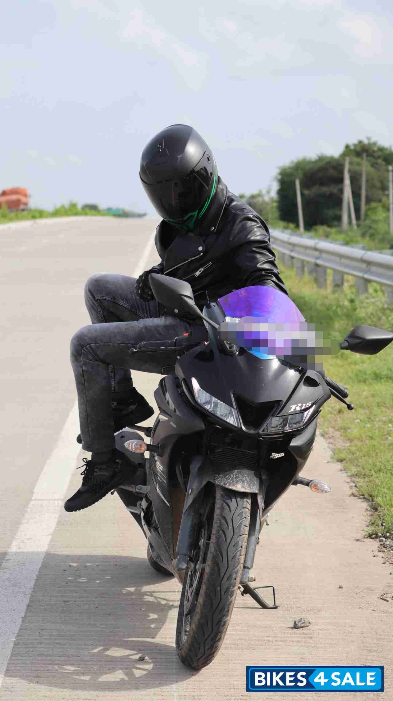 Dark Knight Yamaha YZF R15 V3