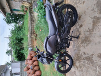 Gray Honda Unicorn 160 BS6