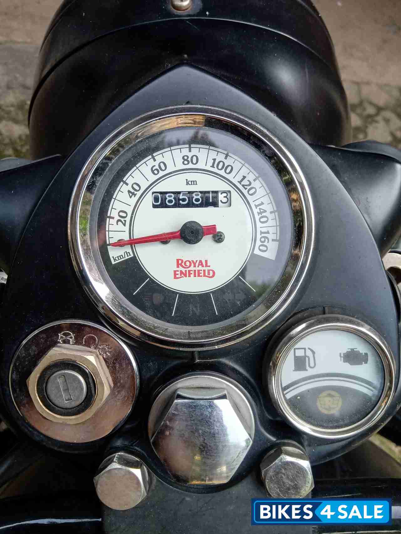 Stealth Black Royal Enfield Classic Stealth Black