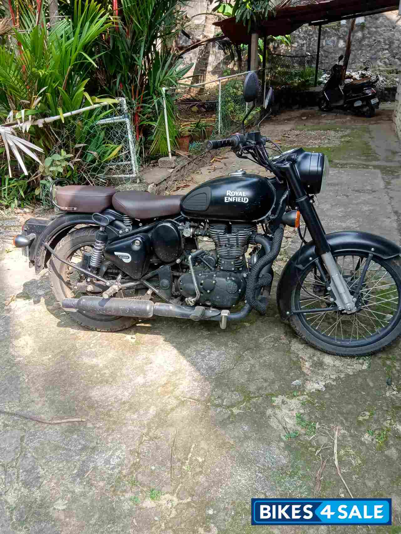 Stealth Black Royal Enfield Classic Stealth Black Stealth Black Royal Enfield Classic Stealth Black