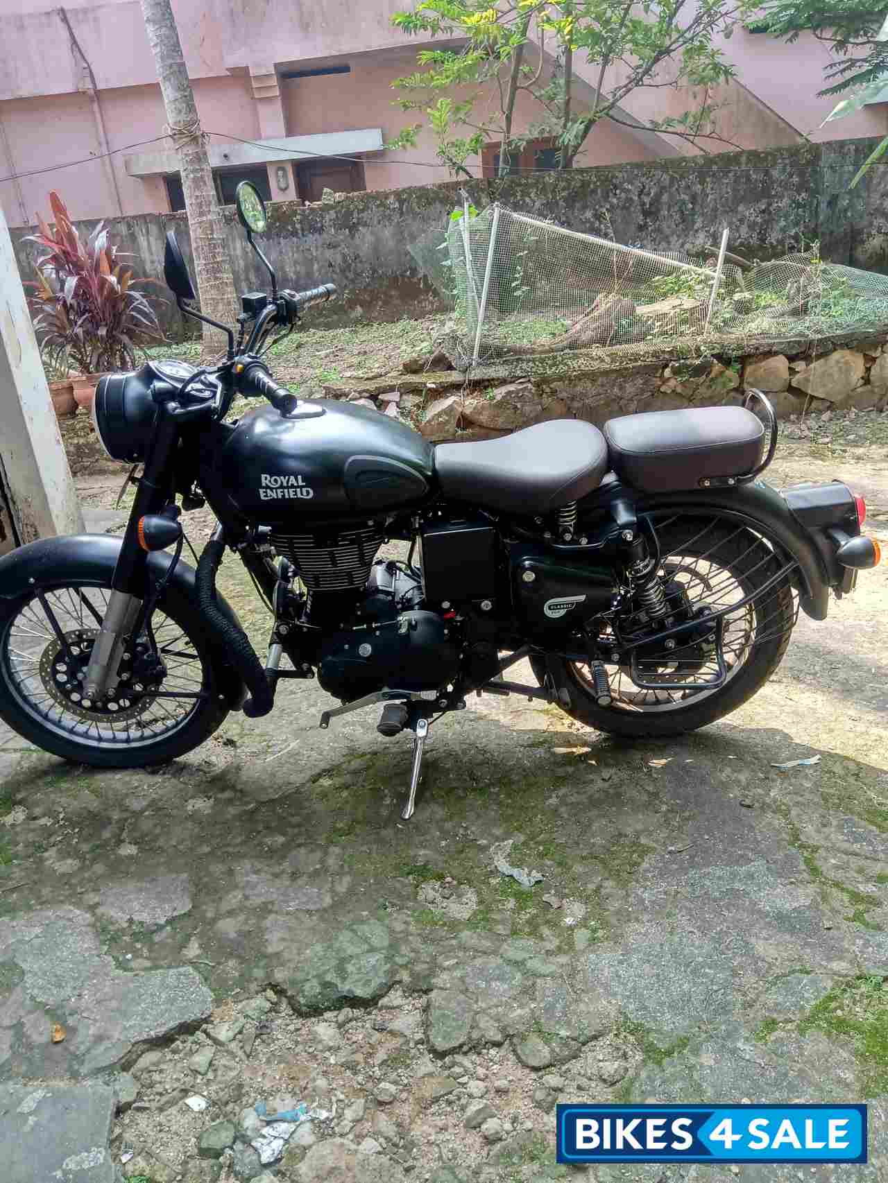 Stealth Black Royal Enfield Classic Stealth Black Stealth Black Royal Enfield Classic Stealth Black