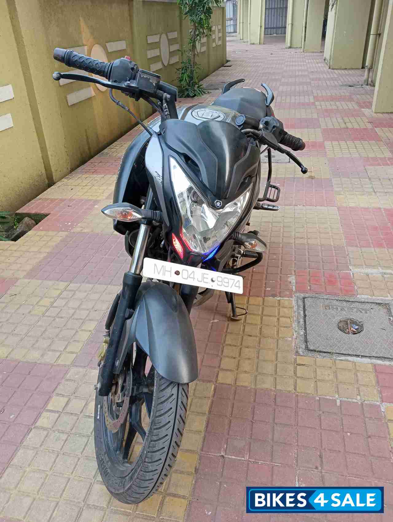 Grey Bajaj Pulsar NS 160 BS6