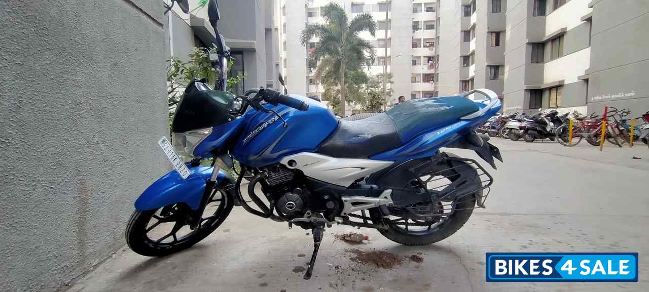 Bajaj Discover 125 ST