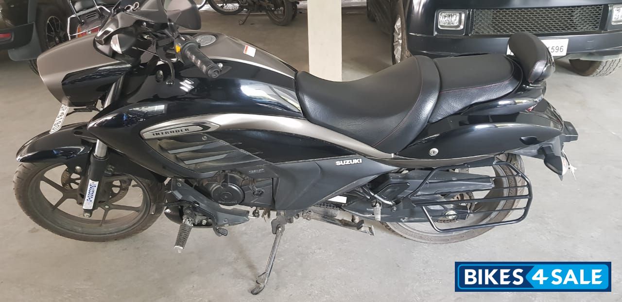Black Suzuki Intruder 150
