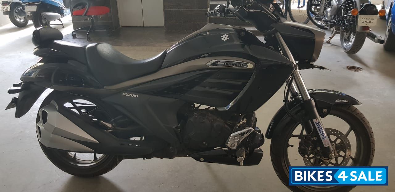 Black Suzuki Intruder 150