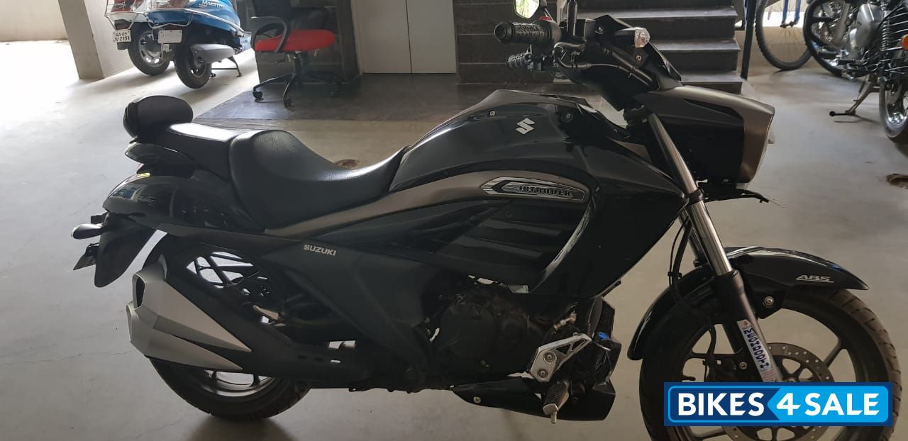 Black Suzuki Intruder 150