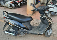 Black Mahindra Rodeo