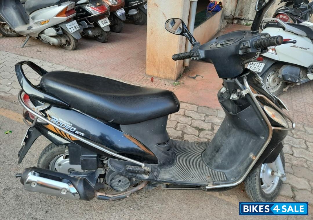 Black Mahindra Rodeo Black Mahindra Rodeo