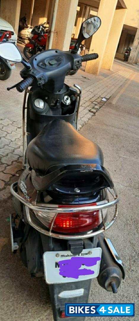 Black Mahindra Rodeo Black Mahindra Rodeo