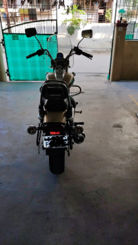Golden Bajaj Avenger Cruise 220 BS6